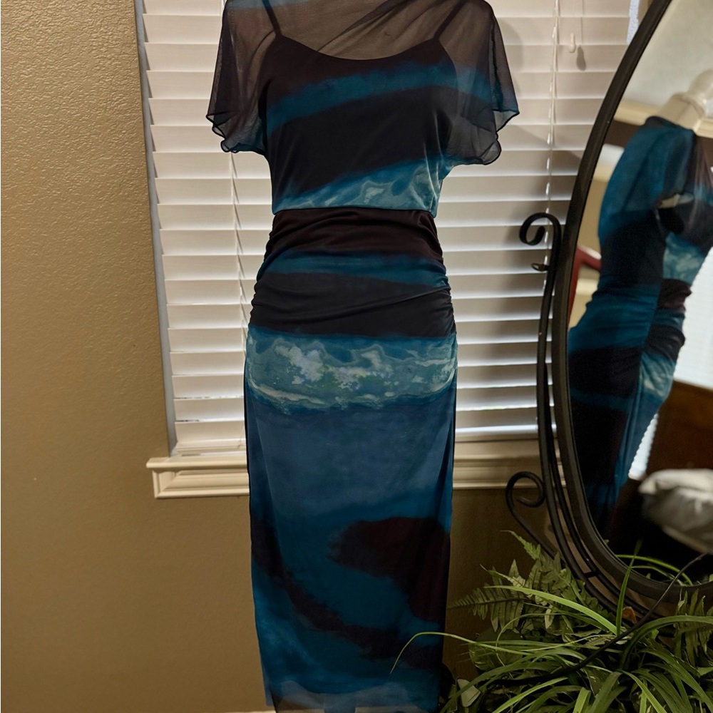 Black and Blue Flutter Sleeve Sheath Dress